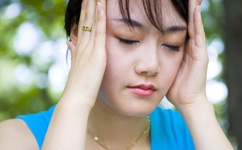 被骗一百当街脱衣